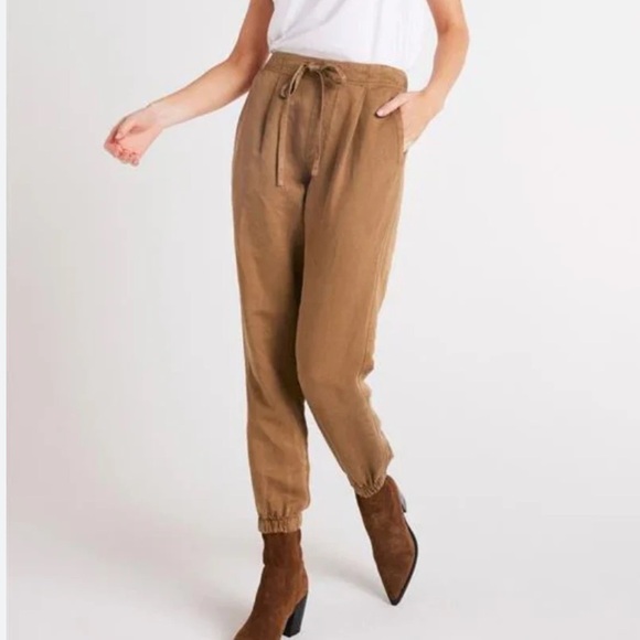 Bella Dahl Tencel-Lyocel Jogger Pants With Pockets on Tan size Large - Picture 1 of 13